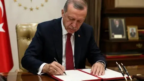 8 Üniversiteye Yeni Rektör Atandı! Cumhurbaşkanlığı Kararı Resmî Gazete'de