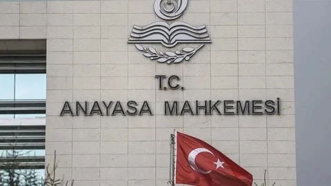Anayasa Mahkemesi 4 Sözleşmeli Personel Alımı Yapacak! Başvurular Başladı