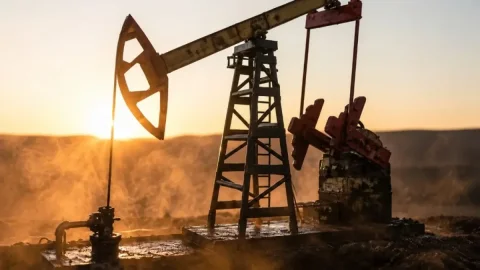 Petrol Fiyatlarında Son Dakika! Brent Petrol Geriledi, Temmuz Ayında Yüzde 20 Yükseldi
